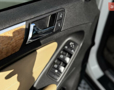 Белый Мерседес М-Класс, объемом двигателя 3.5 л и пробегом 258 тыс. км за 10900 $, фото 19 на Automoto.ua