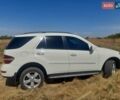 Белый Мерседес М-Класс, объемом двигателя 3.5 л и пробегом 205 тыс. км за 11000 $, фото 4 на Automoto.ua