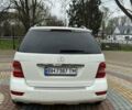 Мерседес М-Класс 2009 в Одессе на Automoto.ua Белый Мерседес М-Класс, объемом двигателя 2.99 л и пробегом 225 тыс. км за 14000 $, фото 3 на Automoto.ua