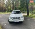 Білий Мерседес М-Клас, об'ємом двигуна 2.99 л та пробігом 323 тис. км за 11000 $, фото 1 на Automoto.ua