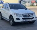 Белый Мерседес М-Класс, объемом двигателя 2.99 л и пробегом 225 тыс. км за 12700 $, фото 2 на Automoto.ua