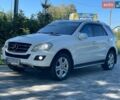 Белый Мерседес М-Класс, объемом двигателя 3 л и пробегом 313 тыс. км за 12800 $, фото 1 на Automoto.ua