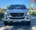 Белый Мерседес М-Класс, объемом двигателя 3 л и пробегом 313 тыс. км за 12800 $, фото 4 на Automoto.ua