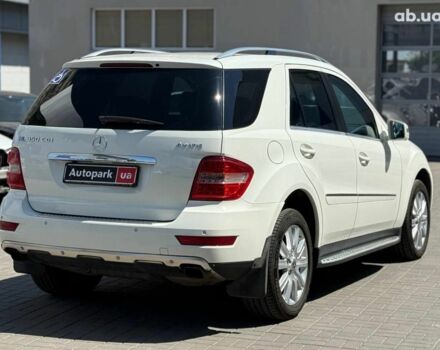 Белый Мерседес М-Класс, объемом двигателя 3 л и пробегом 221 тыс. км за 15990 $, фото 5 на Automoto.ua