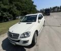 Белый Мерседес М-Класс, объемом двигателя 3.5 л и пробегом 30 тыс. км за 25000 $, фото 3 на Automoto.ua