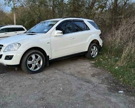 Белый Мерседес М-Класс, объемом двигателя 3 л и пробегом 308 тыс. км за 14500 $, фото 7 на Automoto.ua