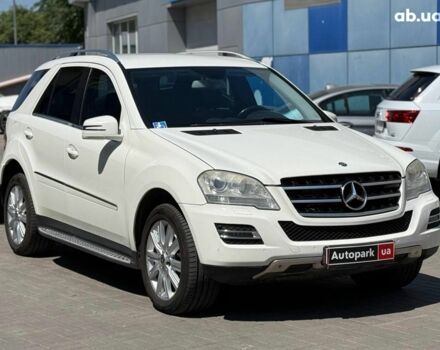 Белый Мерседес М-Класс, объемом двигателя 3 л и пробегом 221 тыс. км за 15990 $, фото 2 на Automoto.ua