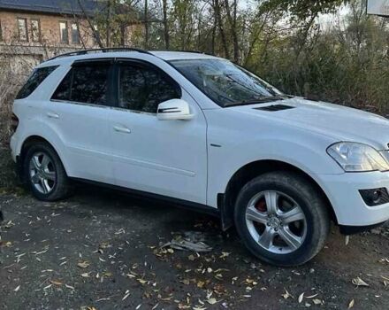 Белый Мерседес М-Класс, объемом двигателя 3 л и пробегом 308 тыс. км за 14500 $, фото 5 на Automoto.ua