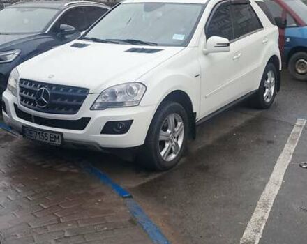 Белый Мерседес М-Класс, объемом двигателя 3 л и пробегом 308 тыс. км за 14500 $, фото 4 на Automoto.ua