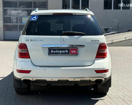 Белый Мерседес М-Класс, объемом двигателя 3 л и пробегом 221 тыс. км за 15990 $, фото 6 на Automoto.ua