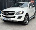 Белый Мерседес М-Класс, объемом двигателя 3 л и пробегом 232 тыс. км за 14750 $, фото 89 на Automoto.ua