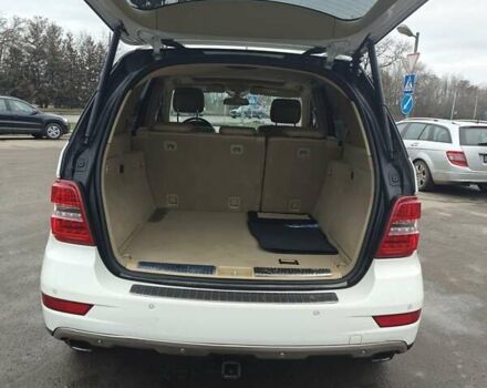 Белый Мерседес М-Класс, объемом двигателя 6.21 л и пробегом 216 тыс. км за 17500 $, фото 12 на Automoto.ua