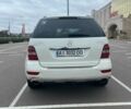 Белый Мерседес М-Класс, объемом двигателя 3 л и пробегом 340 тыс. км за 11500 $, фото 4 на Automoto.ua