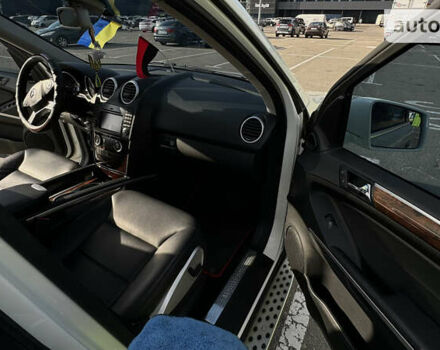 Білий Мерседес М-Клас, об'ємом двигуна 3.5 л та пробігом 215 тис. км за 14000 $, фото 15 на Automoto.ua