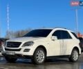 Белый Мерседес М-Класс, объемом двигателя 3.5 л и пробегом 260 тыс. км за 15500 $, фото 1 на Automoto.ua