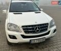 Белый Мерседес М-Класс, объемом двигателя 6.21 л и пробегом 310 тыс. км за 14700 $, фото 1 на Automoto.ua