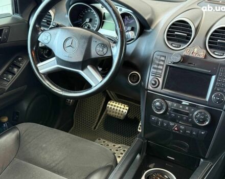 Белый Мерседес М-Класс, объемом двигателя 3 л и пробегом 221 тыс. км за 15990 $, фото 25 на Automoto.ua