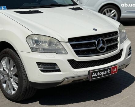 Белый Мерседес М-Класс, объемом двигателя 3 л и пробегом 221 тыс. км за 15990 $, фото 3 на Automoto.ua