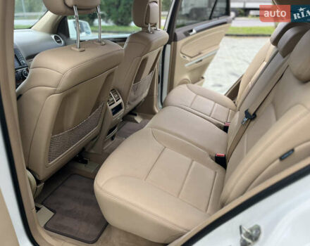 Белый Мерседес М-Класс, объемом двигателя 3 л и пробегом 273 тыс. км за 15450 $, фото 12 на Automoto.ua