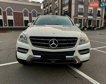 Білий Мерседес М-Клас, об'ємом двигуна 2.99 л та пробігом 257 тис. км за 21750 $, фото 2 на Automoto.ua