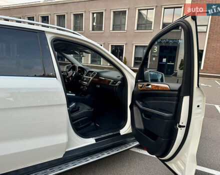 Білий Мерседес М-Клас, об'ємом двигуна 2.99 л та пробігом 257 тис. км за 21750 $, фото 14 на Automoto.ua