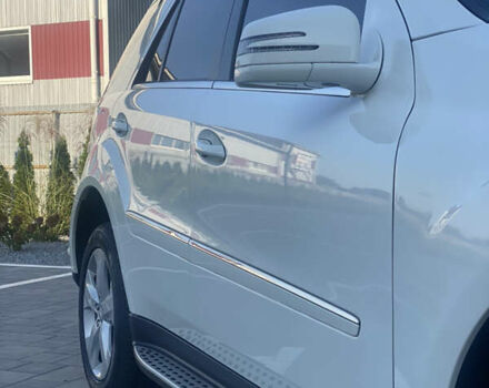 Білий Мерседес М-Клас, об'ємом двигуна 3 л та пробігом 144 тис. км за 14999 $, фото 3 на Automoto.ua