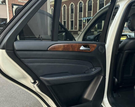 Білий Мерседес М-Клас, об'ємом двигуна 2.99 л та пробігом 257 тис. км за 21750 $, фото 10 на Automoto.ua