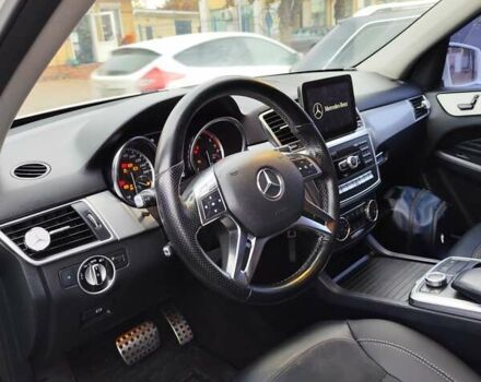 Мерседес М-Класс 2011 в Нежине на Automoto.ua Белый Мерседес М-Класс, объемом двигателя 2.1 л и пробегом 240 тыс. км за 20000 $, фото 2 на Automoto.ua