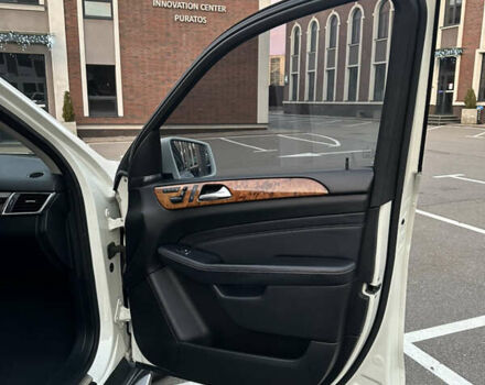 Білий Мерседес М-Клас, об'ємом двигуна 2.99 л та пробігом 257 тис. км за 21750 $, фото 11 на Automoto.ua