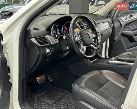 Білий Мерседес М-Клас, об'ємом двигуна 2.14 л та пробігом 183 тис. км за 22500 $, фото 16 на Automoto.ua