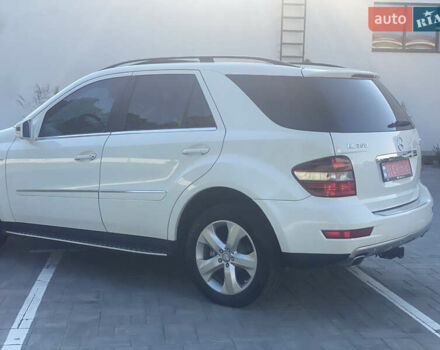 Білий Мерседес М-Клас, об'ємом двигуна 3 л та пробігом 144 тис. км за 14999 $, фото 7 на Automoto.ua