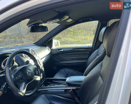 Мерседес М-Класс 2011 в Хороле на Automoto.ua Белый Мерседес М-Класс, объемом двигателя 3 л и пробегом 300 тыс. км за 13000 $, фото 10 на Automoto.ua