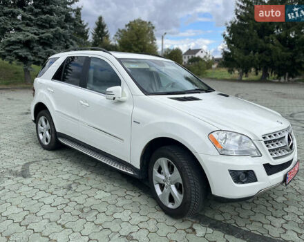 Белый Мерседес М-Класс, объемом двигателя 3 л и пробегом 273 тыс. км за 15450 $, фото 6 на Automoto.ua