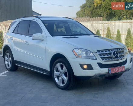 Білий Мерседес М-Клас, об'ємом двигуна 3 л та пробігом 144 тис. км за 14999 $, фото 2 на Automoto.ua