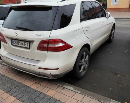 Мерседес М-Класс 2011 в Нежине на Automoto.ua Белый Мерседес М-Класс, объемом двигателя 2.1 л и пробегом 240 тыс. км за 20000 $, фото 11 на Automoto.ua