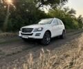 Білий Мерседес М-Клас, об'ємом двигуна 3 л та пробігом 296 тис. км за 11800 $, фото 1 на Automoto.ua