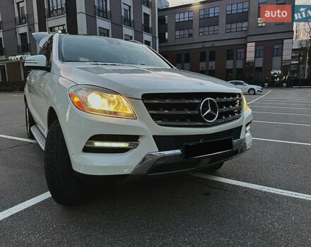 Білий Мерседес М-Клас, об'ємом двигуна 2.99 л та пробігом 257 тис. км за 21750 $, фото 7 на Automoto.ua