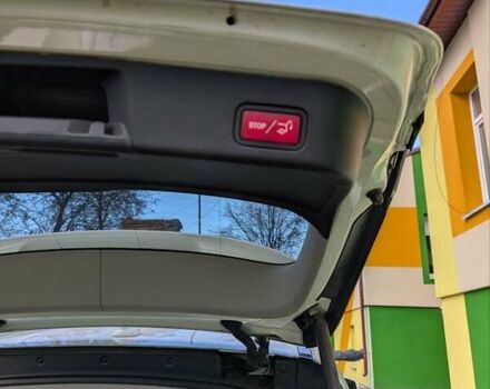 Белый Мерседес М-Класс, объемом двигателя 2.14 л и пробегом 200 тыс. км за 19800 $, фото 1 на Automoto.ua