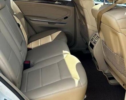Білий Мерседес М-Клас, об'ємом двигуна 3 л та пробігом 263 тис. км за 17500 $, фото 18 на Automoto.ua