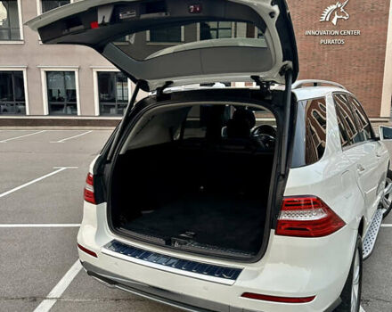 Білий Мерседес М-Клас, об'ємом двигуна 2.99 л та пробігом 257 тис. км за 21750 $, фото 6 на Automoto.ua