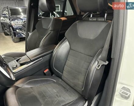 Білий Мерседес М-Клас, об'ємом двигуна 2.14 л та пробігом 183 тис. км за 22500 $, фото 17 на Automoto.ua