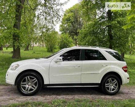 Білий Мерседес М-Клас, об'ємом двигуна 3.5 л та пробігом 165 тис. км за 14999 $, фото 2 на Automoto.ua