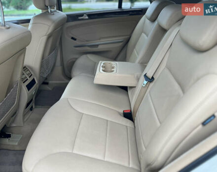 Белый Мерседес М-Класс, объемом двигателя 3 л и пробегом 273 тыс. км за 15450 $, фото 17 на Automoto.ua