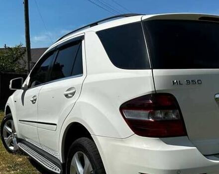 Білий Мерседес М-Клас, об'ємом двигуна 3 л та пробігом 263 тис. км за 17500 $, фото 4 на Automoto.ua