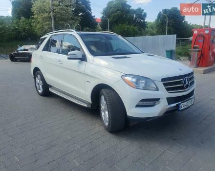 Белый Мерседес М-Класс, объемом двигателя 3 л и пробегом 300 тыс. км за 22222 $, фото 5 на Automoto.ua