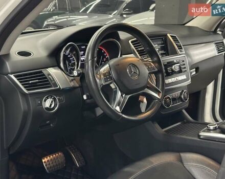 Білий Мерседес М-Клас, об'ємом двигуна 2.14 л та пробігом 183 тис. км за 22500 $, фото 18 на Automoto.ua