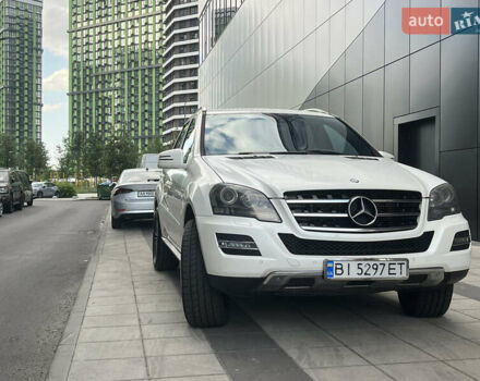 Мерседес М-Класс 2011 в Хороле на Automoto.ua Белый Мерседес М-Класс, объемом двигателя 3 л и пробегом 300 тыс. км за 13000 $, фото 22 на Automoto.ua