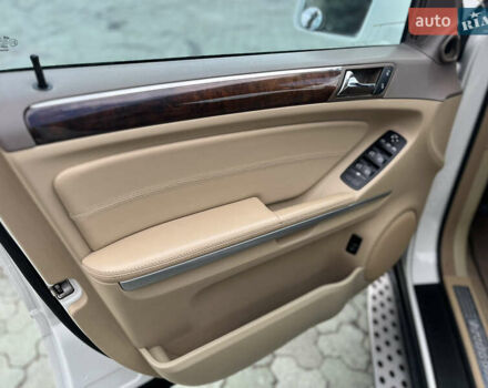 Белый Мерседес М-Класс, объемом двигателя 3 л и пробегом 273 тыс. км за 15450 $, фото 11 на Automoto.ua