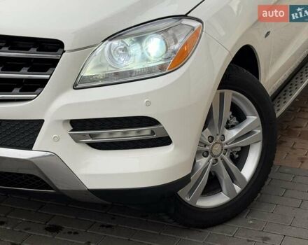 Белый Мерседес М-Класс, объемом двигателя 3.5 л и пробегом 196 тыс. км за 21500 $, фото 6 на Automoto.ua