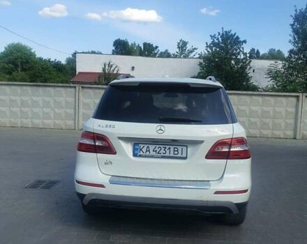 Белый Мерседес М-Класс, объемом двигателя 3 л и пробегом 300 тыс. км за 22222 $, фото 4 на Automoto.ua